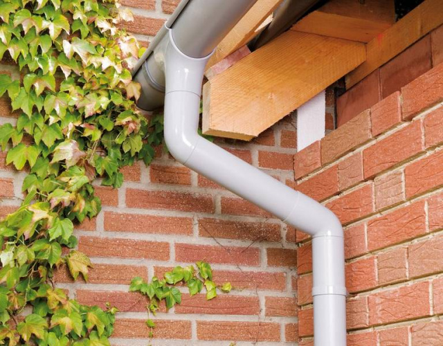 Кронштейн трубы на кирпич 90мм RAL 9003 GL